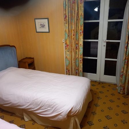 Tromcourt Otel Couvin Dış mekan fotoğraf