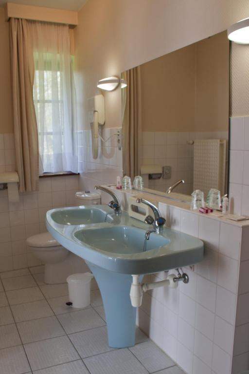 Tromcourt Otel Couvin Oda fotoğraf
