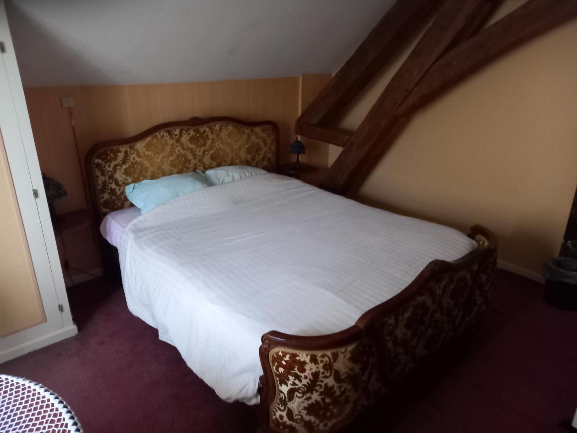 Tromcourt Otel Couvin Dış mekan fotoğraf